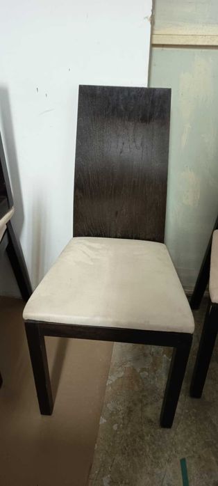 krzesło drewniane z obiciem