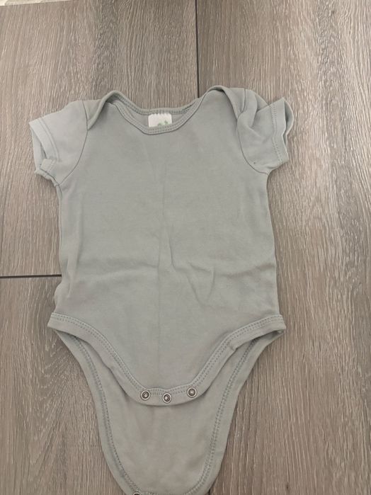 Ubranka dla niemowlaka 3–6 m bardzo dobry stan, zestaw lub pojedynczo