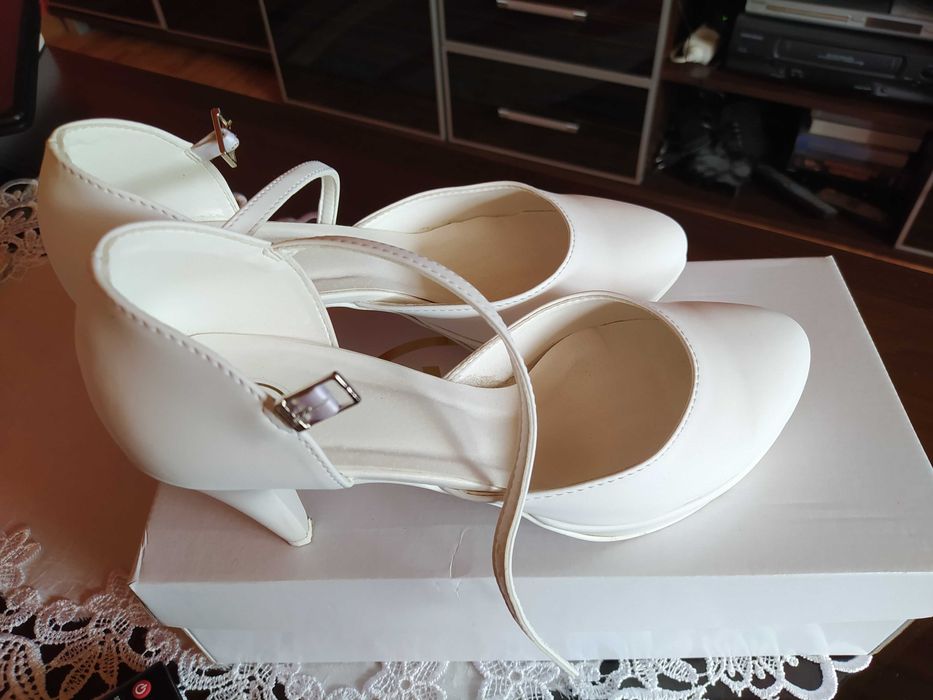 Buty ślubne damskie