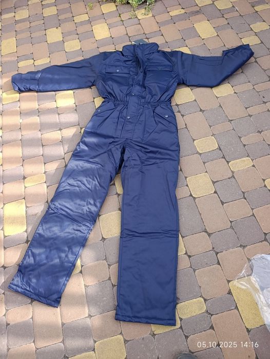 Продам 2 Зимових Комбінізона!!!