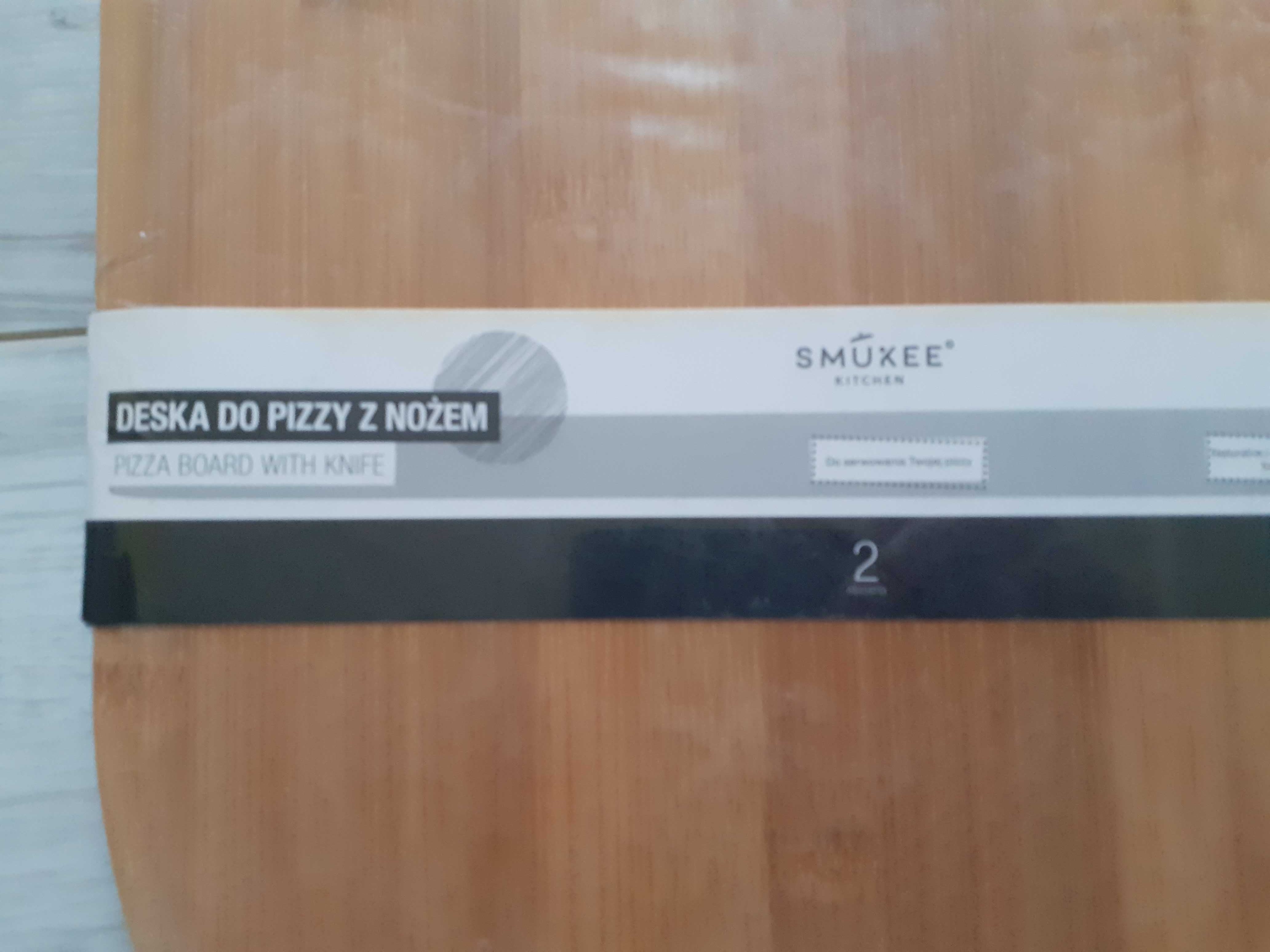 Nowa deska do pizzy z nożem