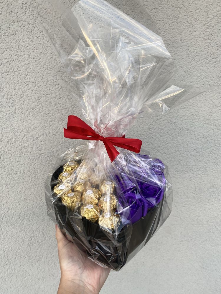 Serce róże mydlane ferrero rocher praliny prezent flowerbox