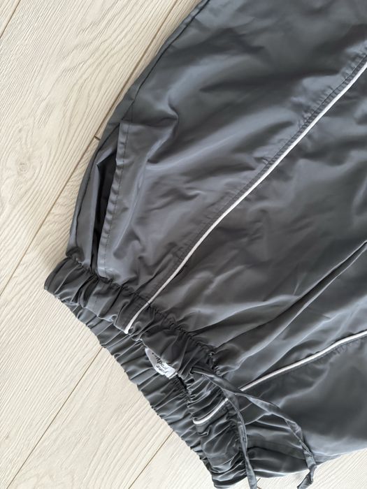 Штани з плащівки