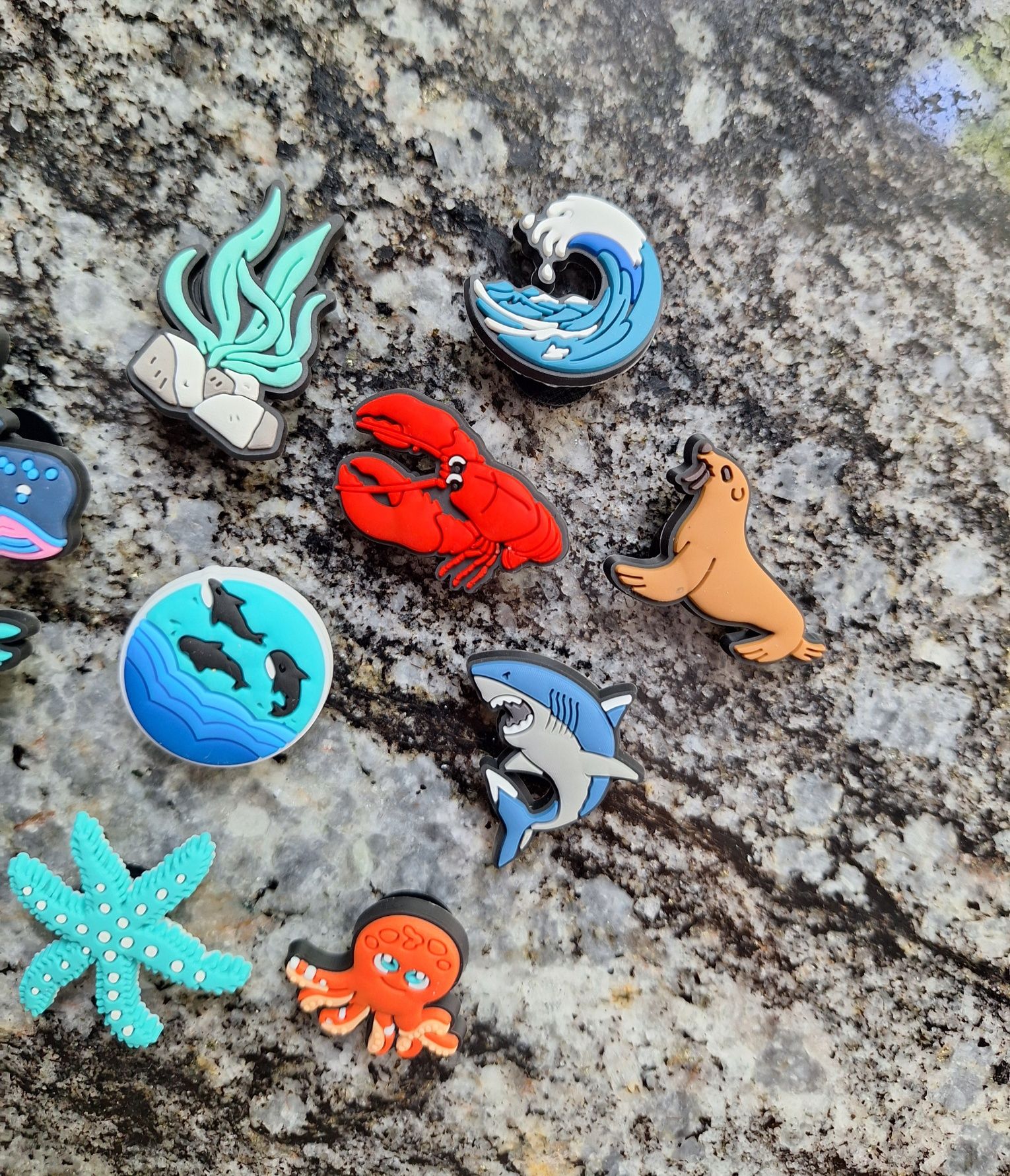 Przypinki do Crocs zestaw jibbitz piny charms do butów dodatki