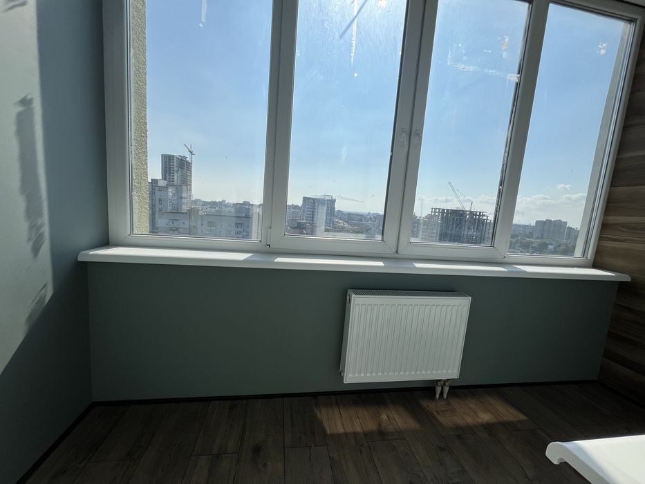 Грушевського 110  Центр