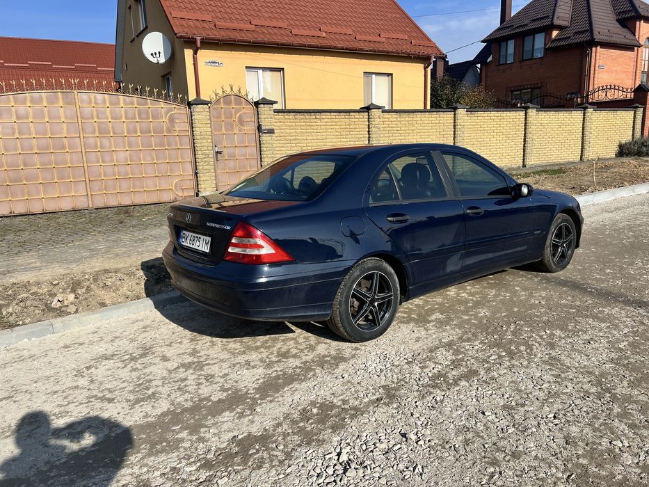 Мерс 203 В доброму стані