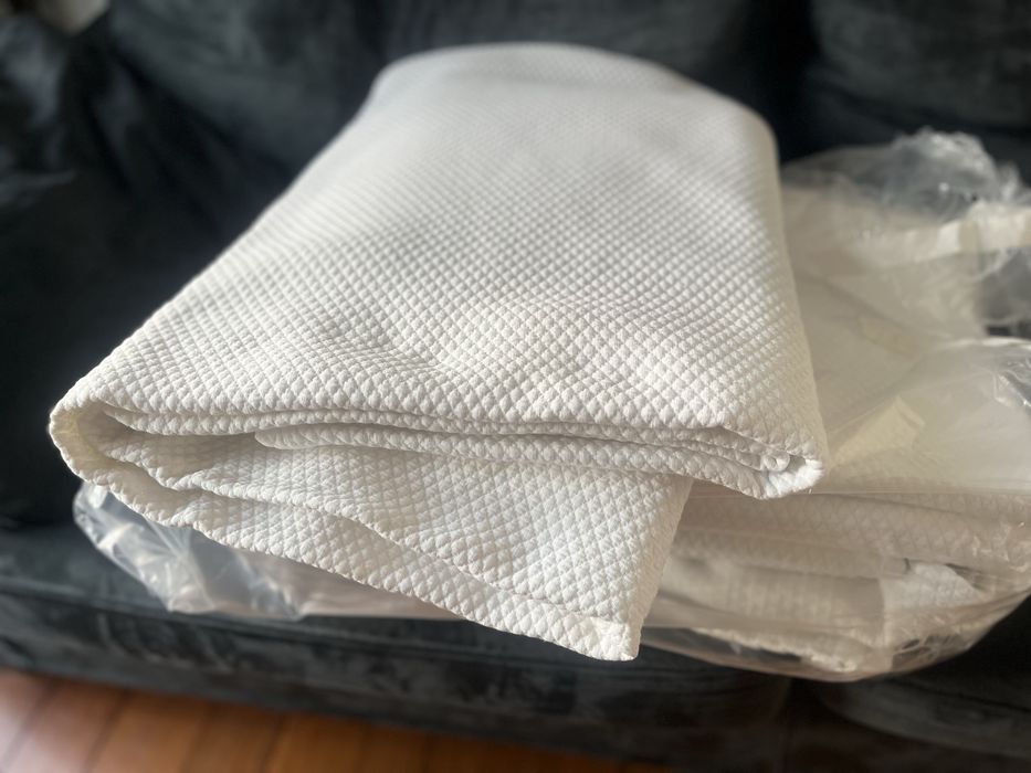 Colchas de cama brancas COMO NOVAS