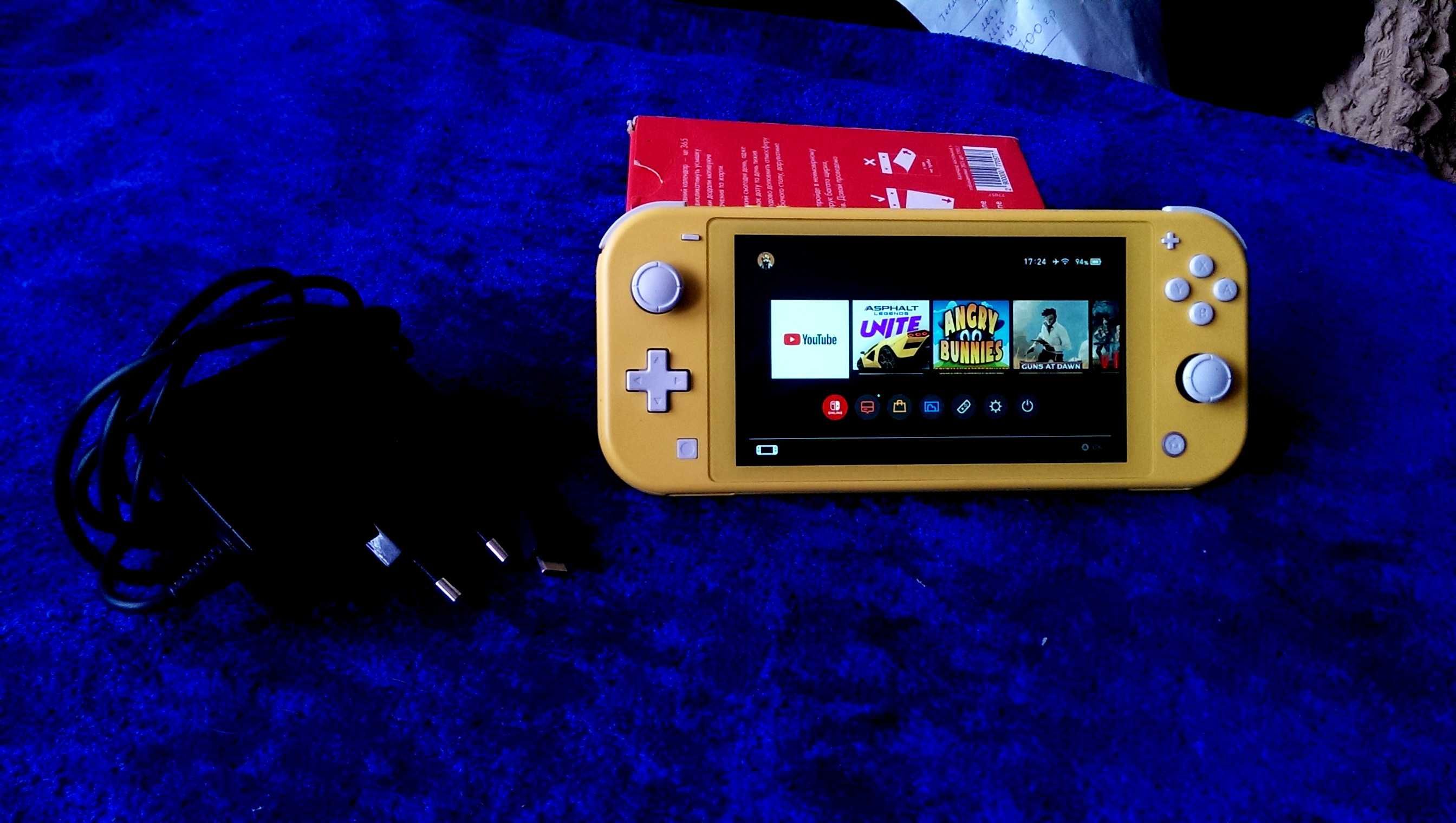 Игровая приставка Nintendo Switch Lite Глобальная версия 32Gb+32Gb.