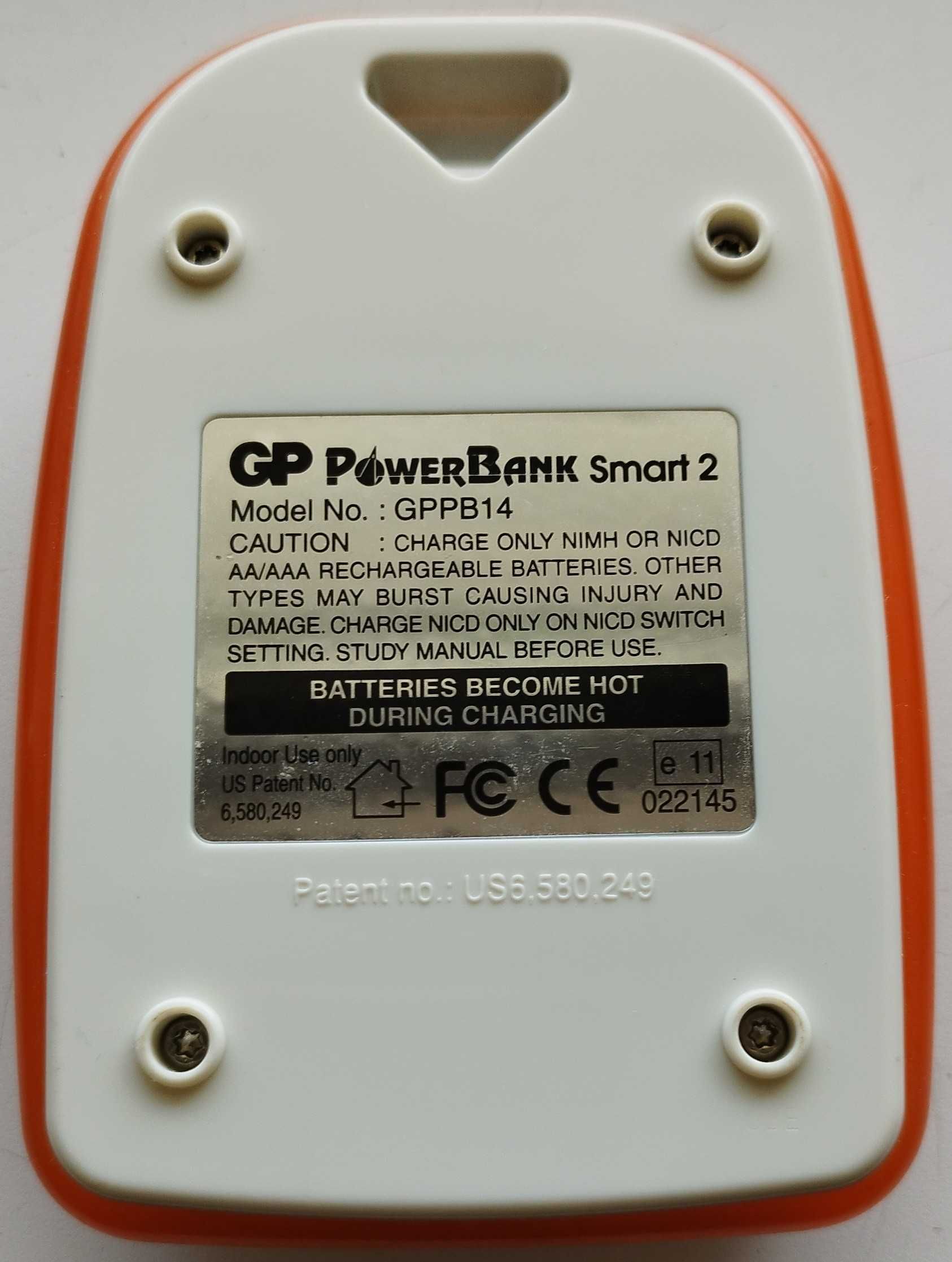 Ładowarka akumulatorków NiMh NiCd AA AAA GP PowerBank SMART 2