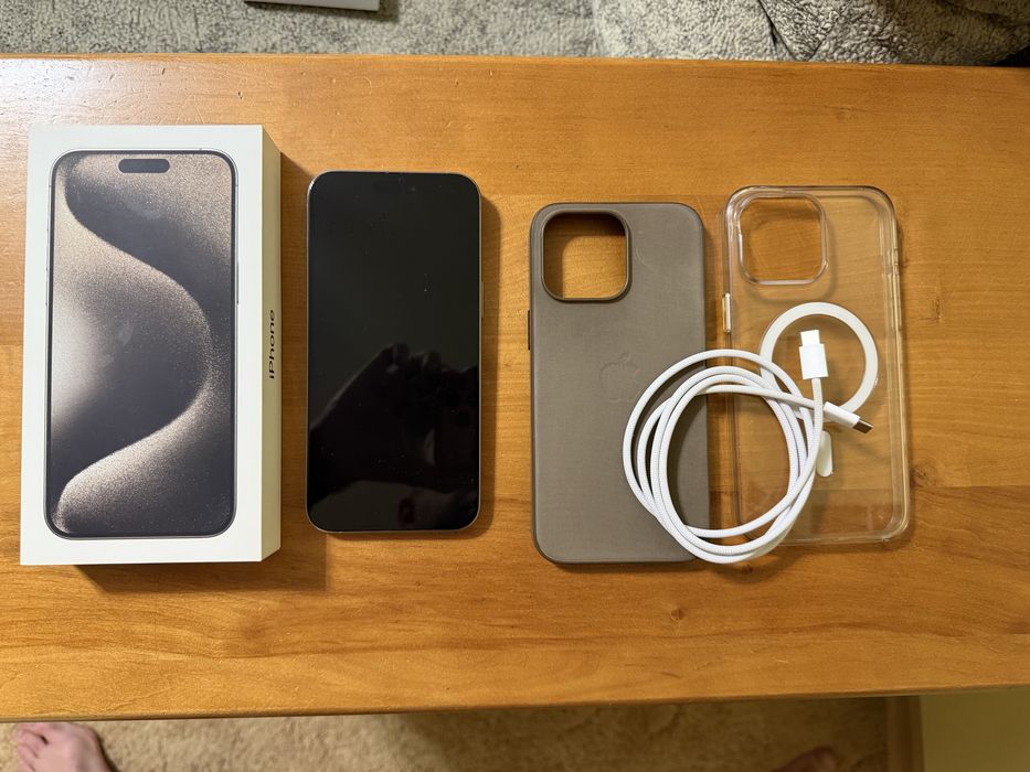 iPhone 15 Pro Max Natural Titanium 256Gb офіційний з двома чохлами