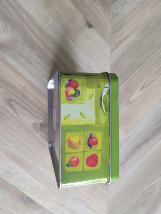 Piękna puszka do przechowywania