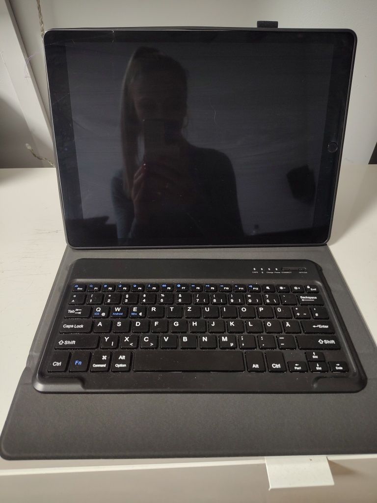 iPad 1 pro apple 12.9 " plus magic mouse i keyboard