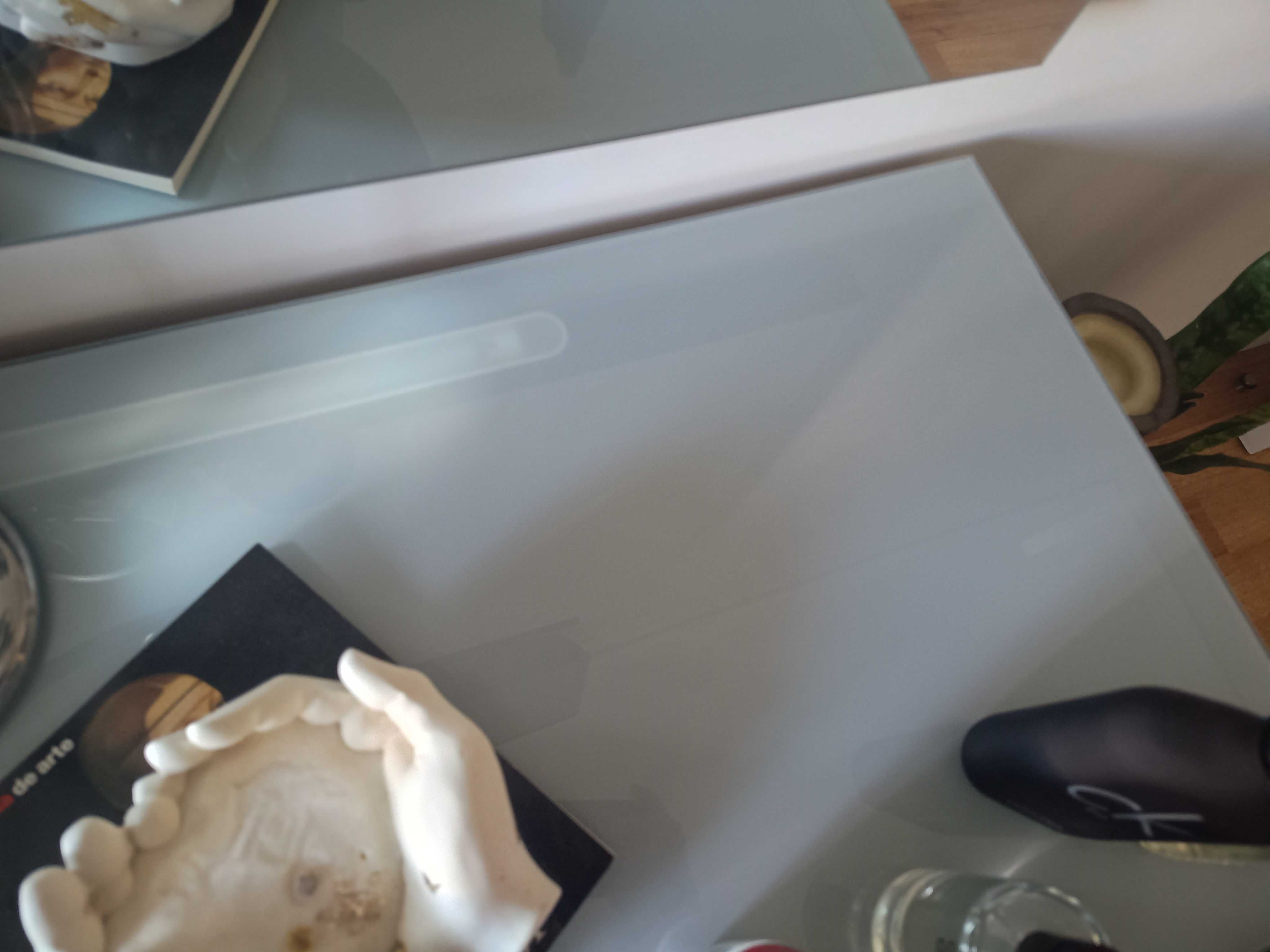 Cómoda Wengué usada em óptimo estado (C 1.01 x L 0.46 x A 0.70)