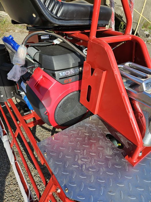 Zacieraczka dwukołowa samojezdna wylewek mod:PT-D36 Honda GX-690 TXF4