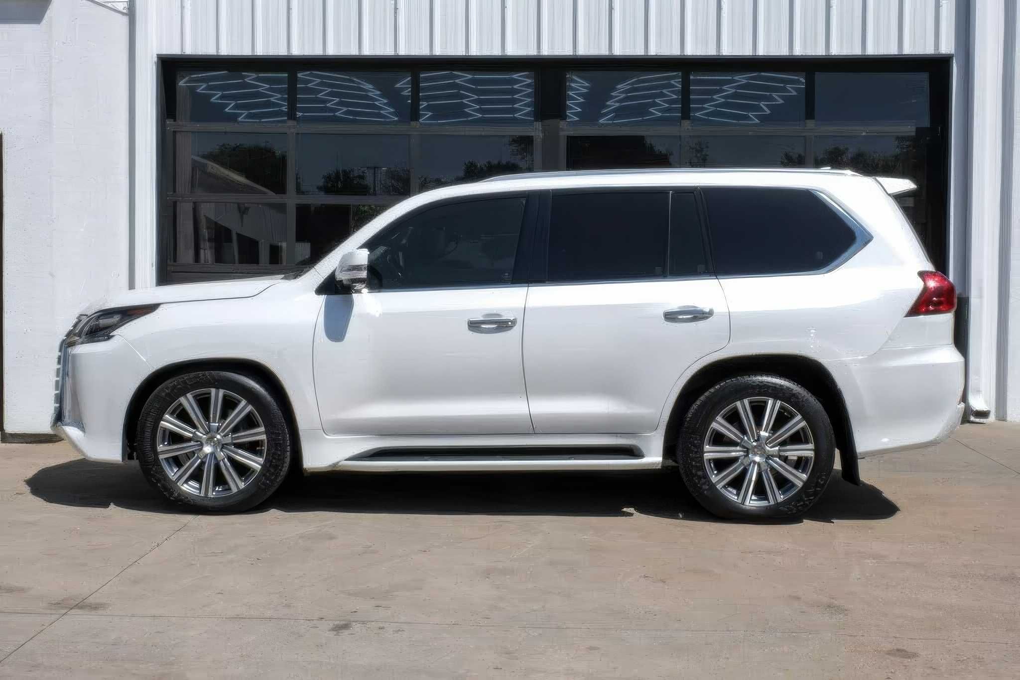 2016 Lexus LX 570