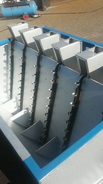 Mechaniczna sadzarka  6 rzędów do cebuli dymki,bobu i czosnku.