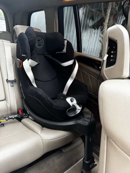 Fotelik cybex sirona zi  plus  zintegrowany  z obrotowa baza 0-18 kg