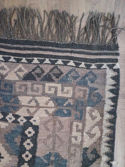 Tapete oriental em lá