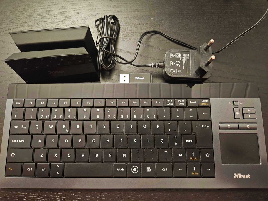 teclado Trust Thinity, wireless, Touchpad