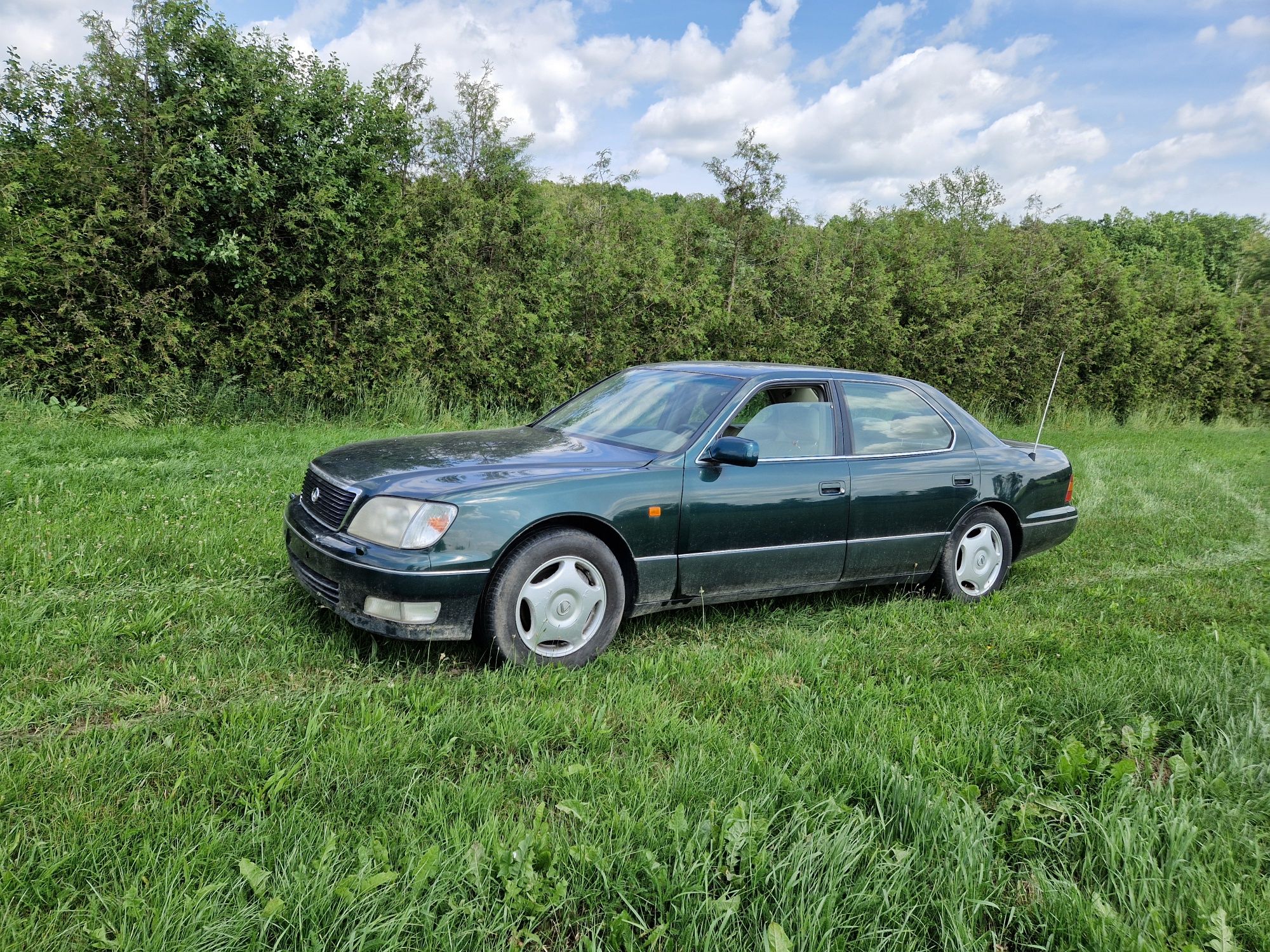 Lexus.      LS.      400   .