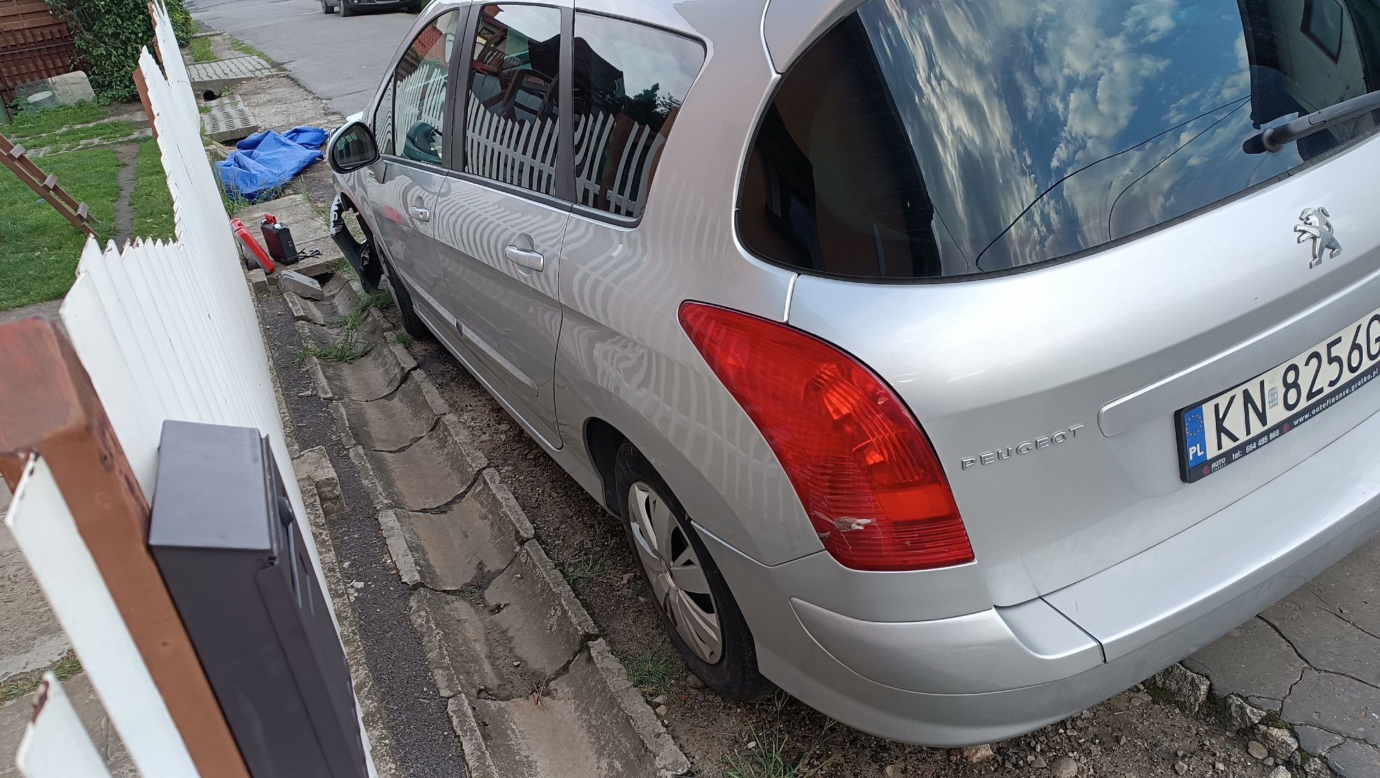 Sprzedam uszkodzone auto Peugeot 308 sw