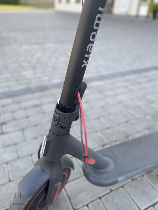 Електросамокат Xiaomi Mi Electric Scooter 4Pro