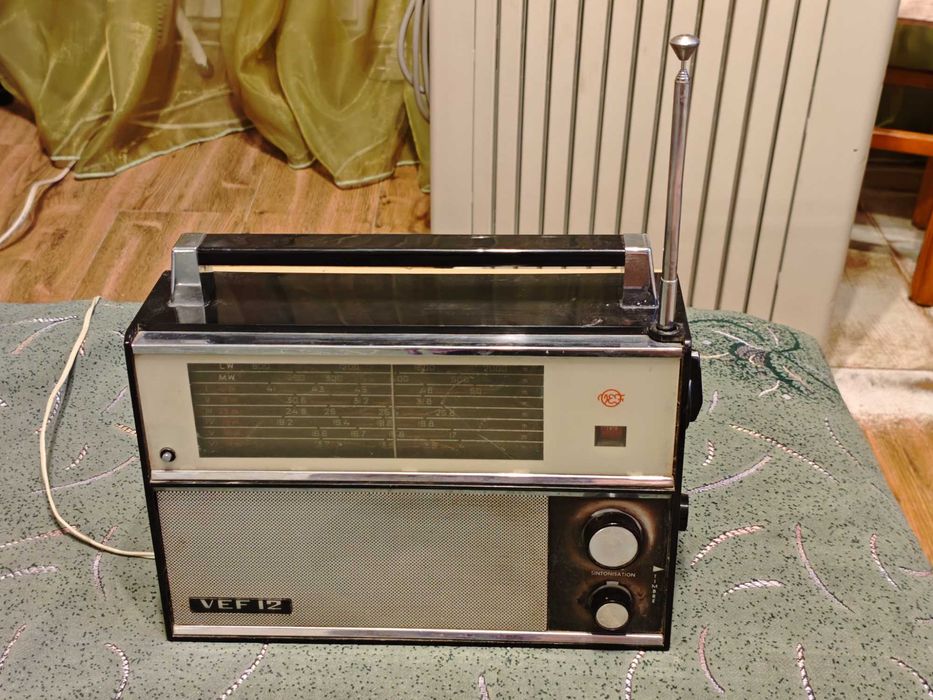Раритетний радіоприймач VEF - 12 робочій