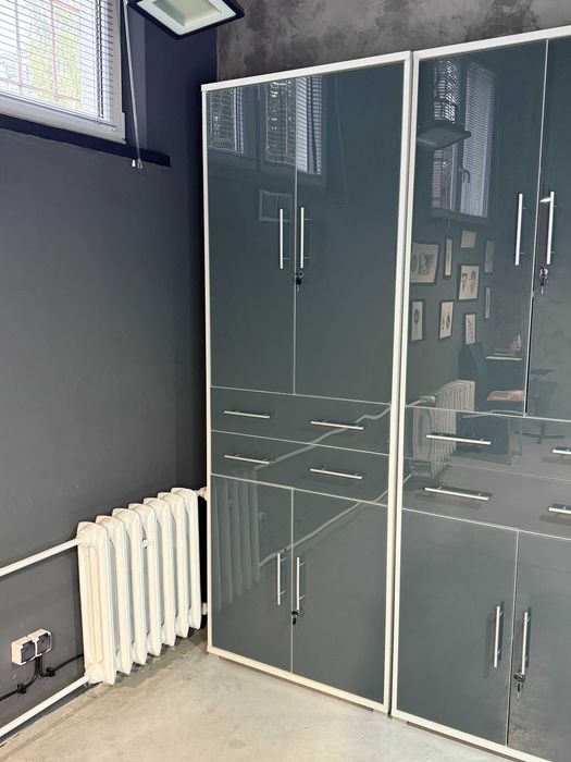 Regał Office Lux 79 cm z 4 drzwiami i 2 szufladami jasny szary
