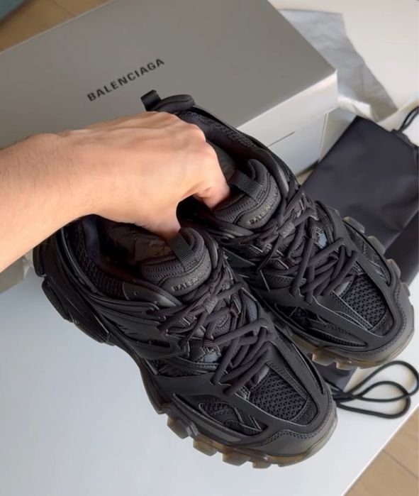 Balenciaga track 1 black