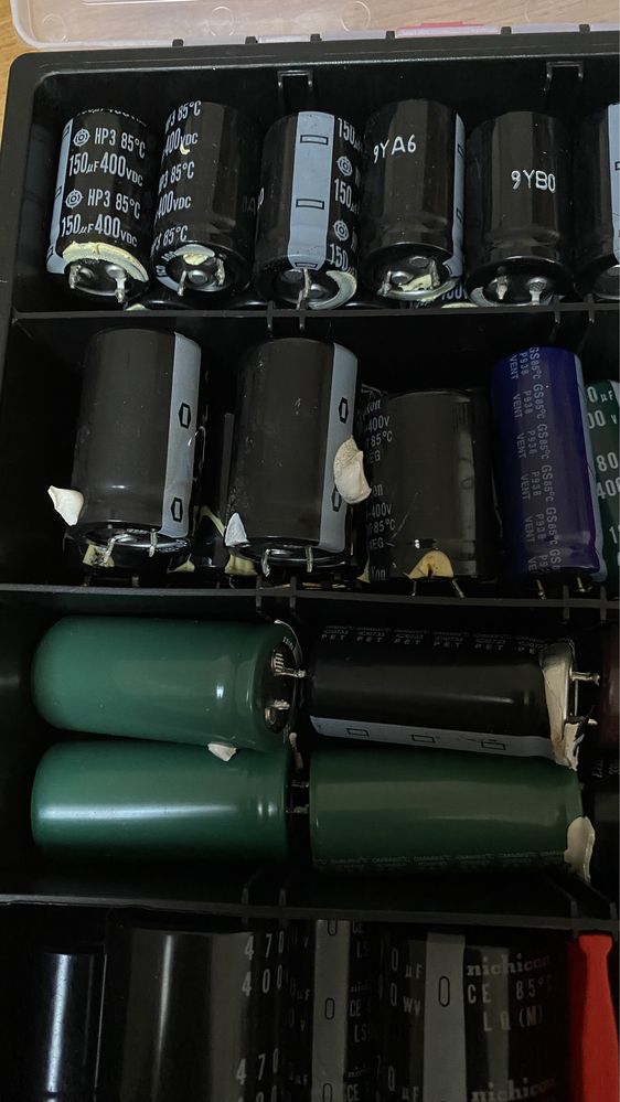 Kondensatory elektrolityczne kondensator elektrolityczny
