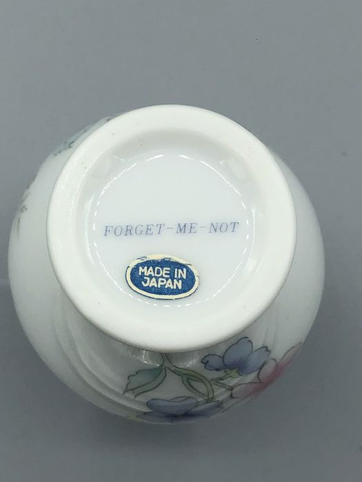 Ozdobny filigramowy wazonik Japonia wzór kwiaty dekoracja ozdob