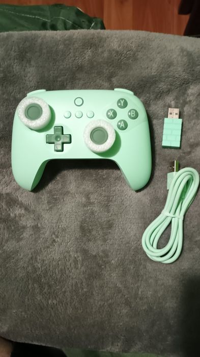 Gamepad 8bitdo ultimate c 2.4ghz (idealny stan)