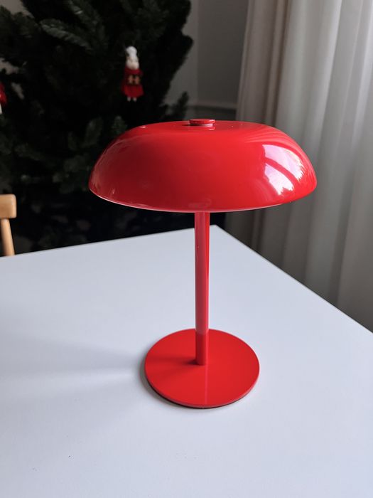 Czerwona lampka Zara - ładowana usb C