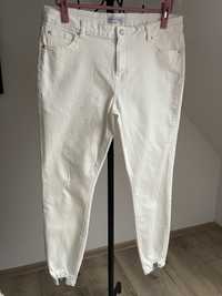 Elastyczne śmietankowe jeansy rurki z dziurami Denim Co r.46