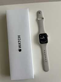 Смарт-годинник Apple Watch SE GPS 40mm Starlight Aluminium