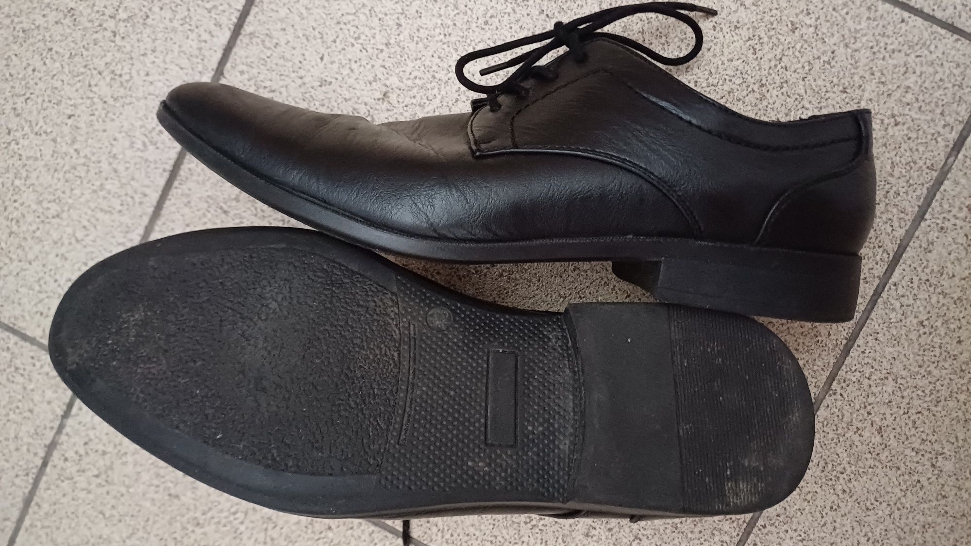Półbuty męskie eleganckie skórzane czarne do garnituru r. 43 oxfordy