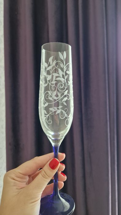 Бокали, весільні келихи