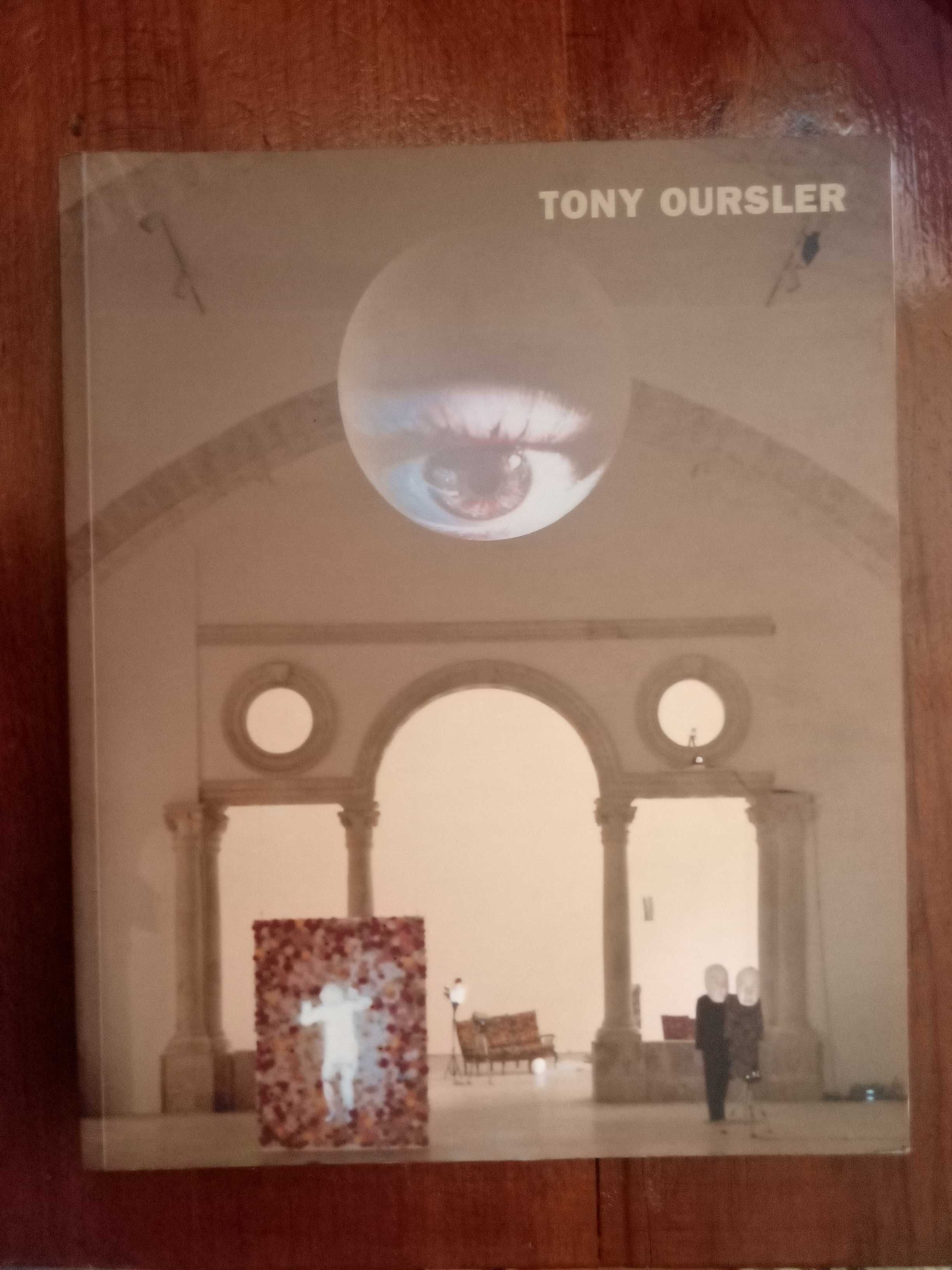 Tony Oursler [catálogo CCB]