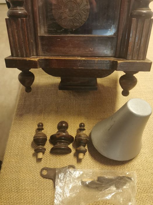 Zegar firmy HAU Wiszący Przedwojenny !!!