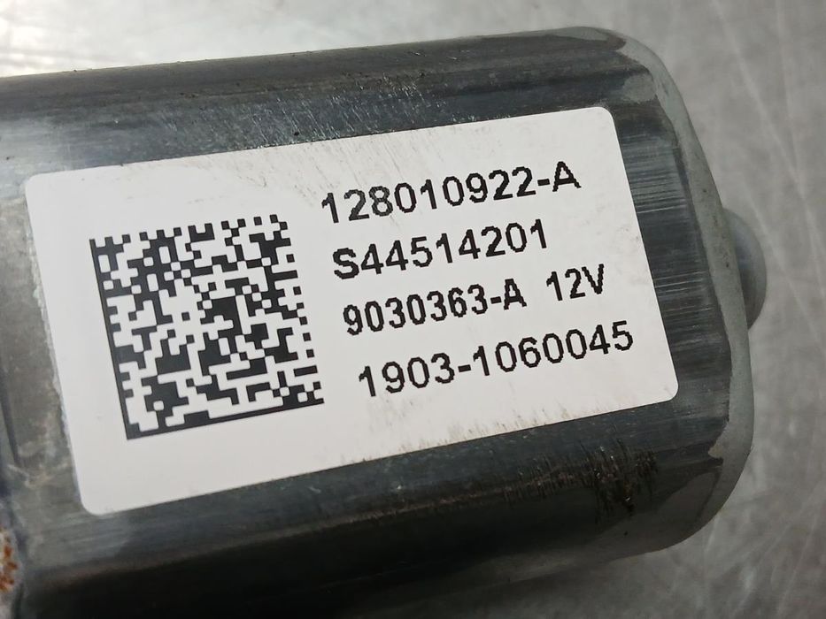 Elevador vidros frente esquerdo DACIA Sandero III