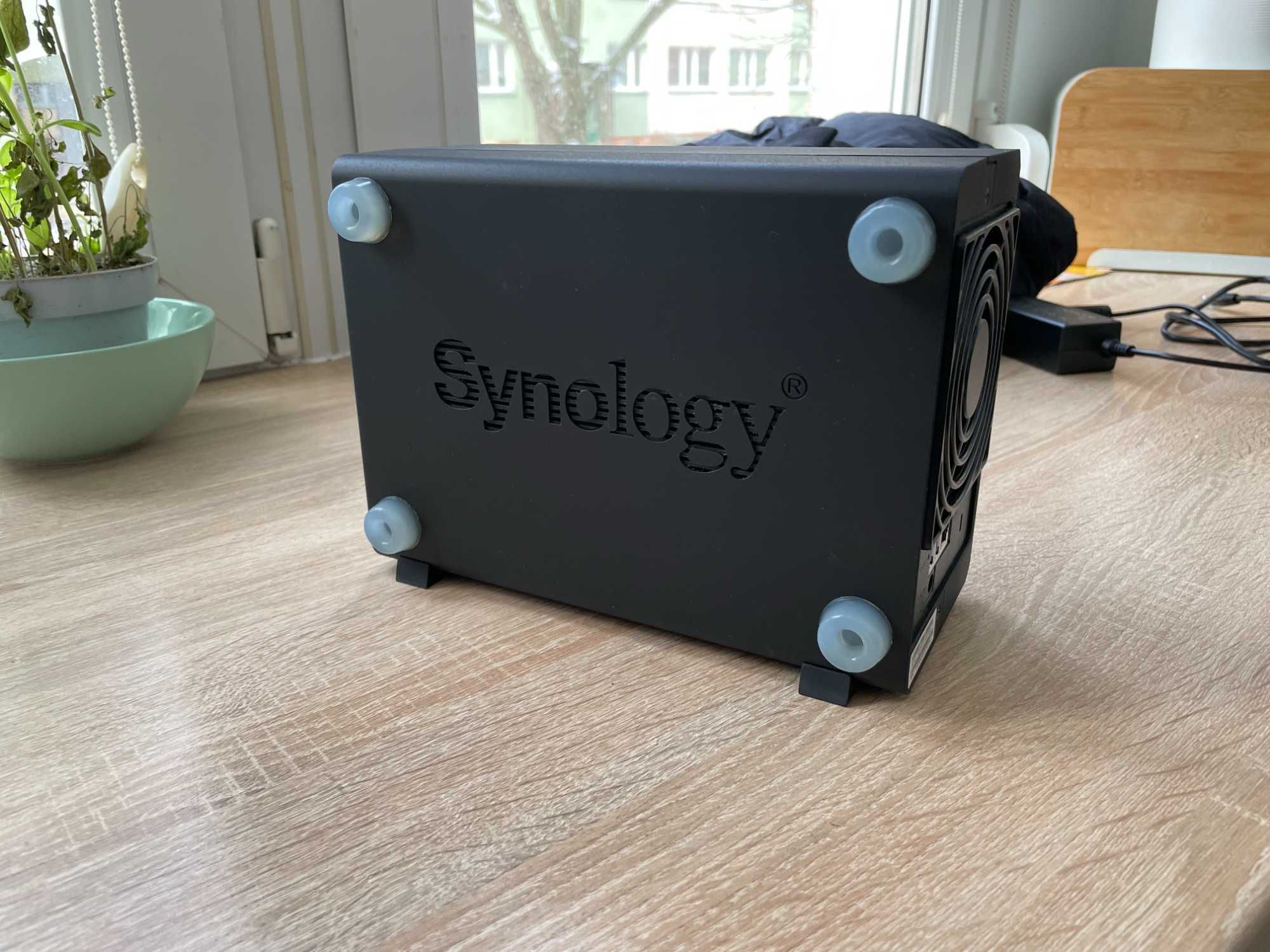 Synology DS218play z dyskiem 4TB (Iron Wolf NAS)