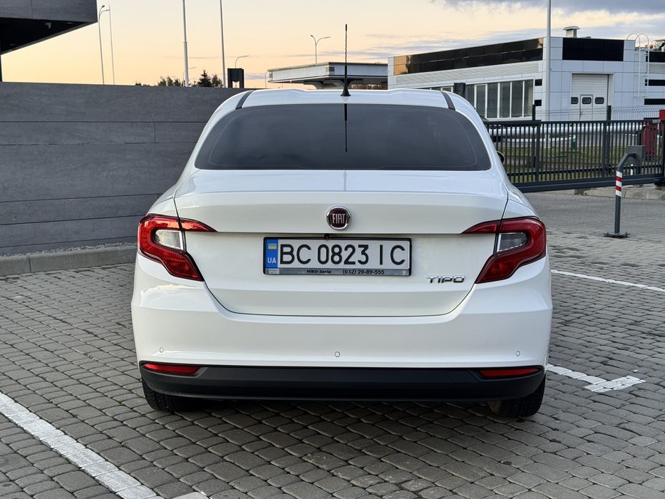 Fiat Tipo 2019 року.