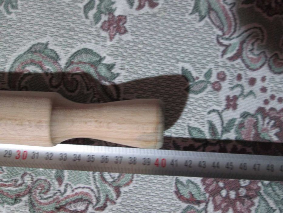 Кухонная утварь: скалка, набор деревянный, ступка, венчик и другое