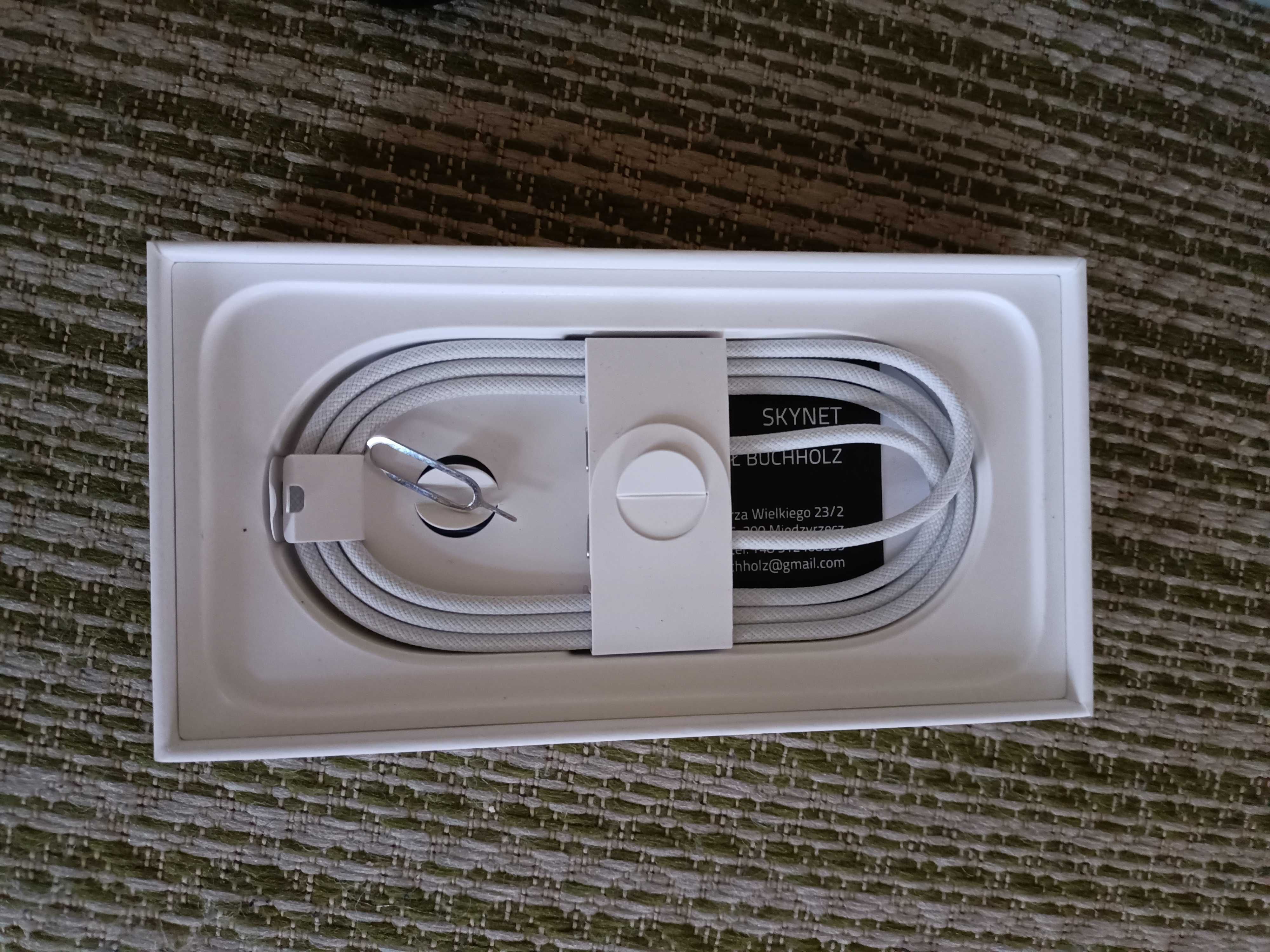 iPhone 16 black 256gb