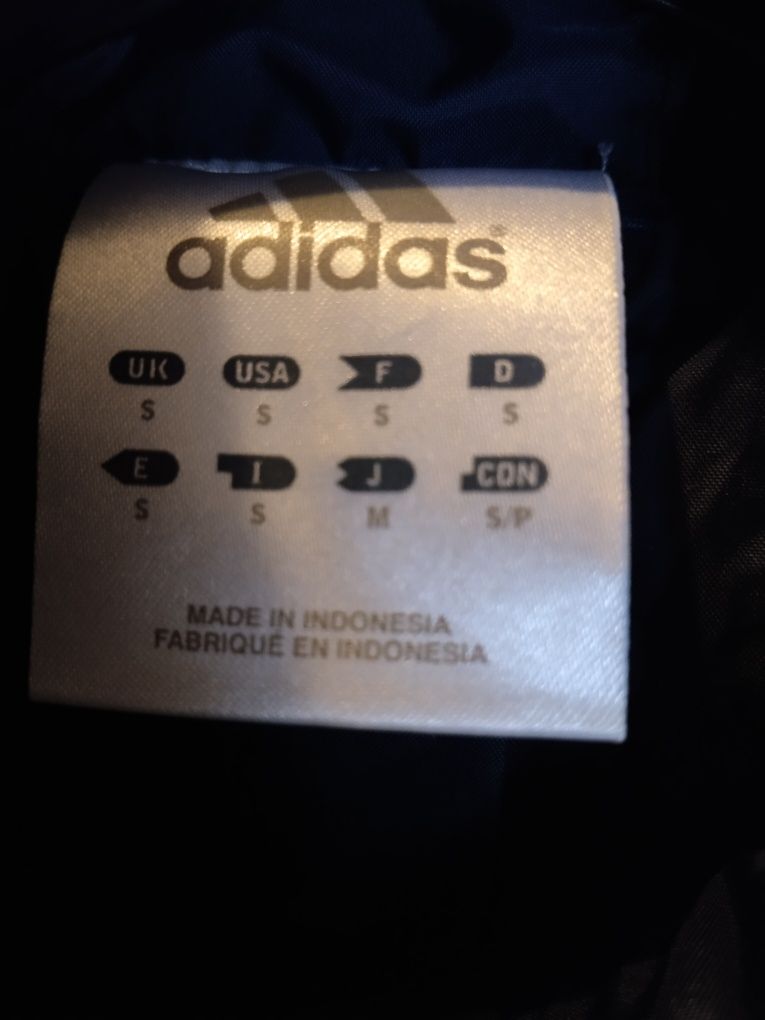 Oryginalna kurtka z szalem polecam firmy adidas