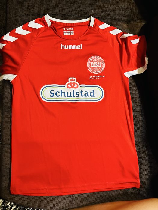 Koszulka dla chlopca r.164 hummel