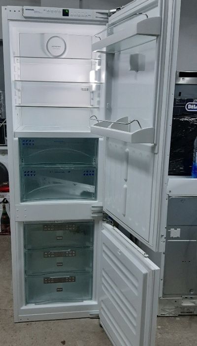 Встраиваемый холодильник Либхер LIEBHERR ICBN 3056 No Frost б/у