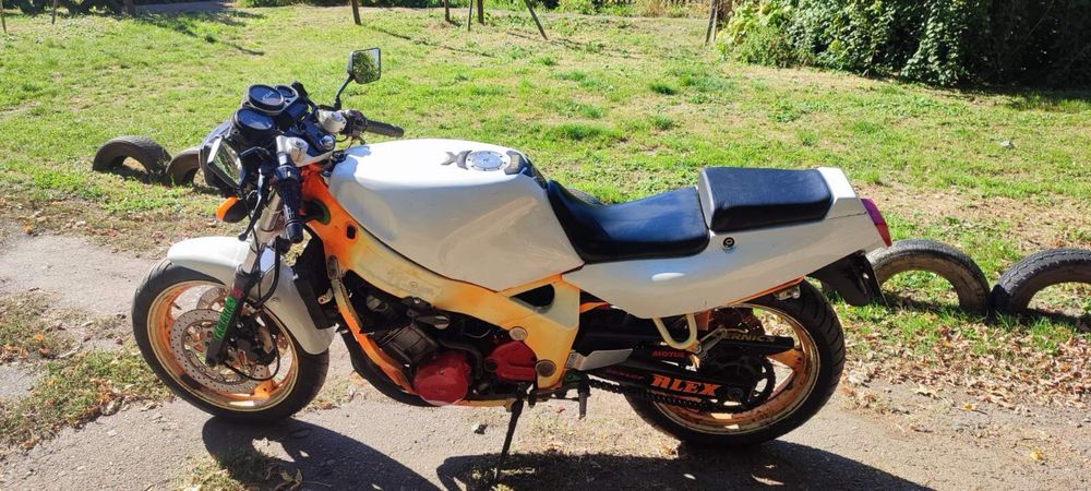 Продам YAMAHA FZR 600 на доках, на полном ходу