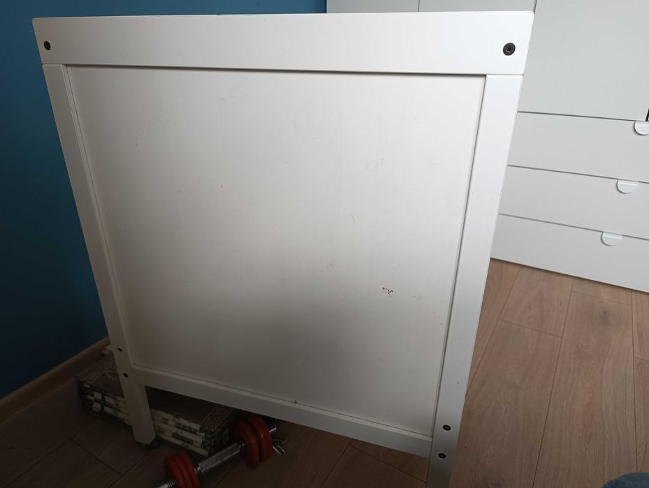 Łóżeczko dziecięce dla niemowlaków