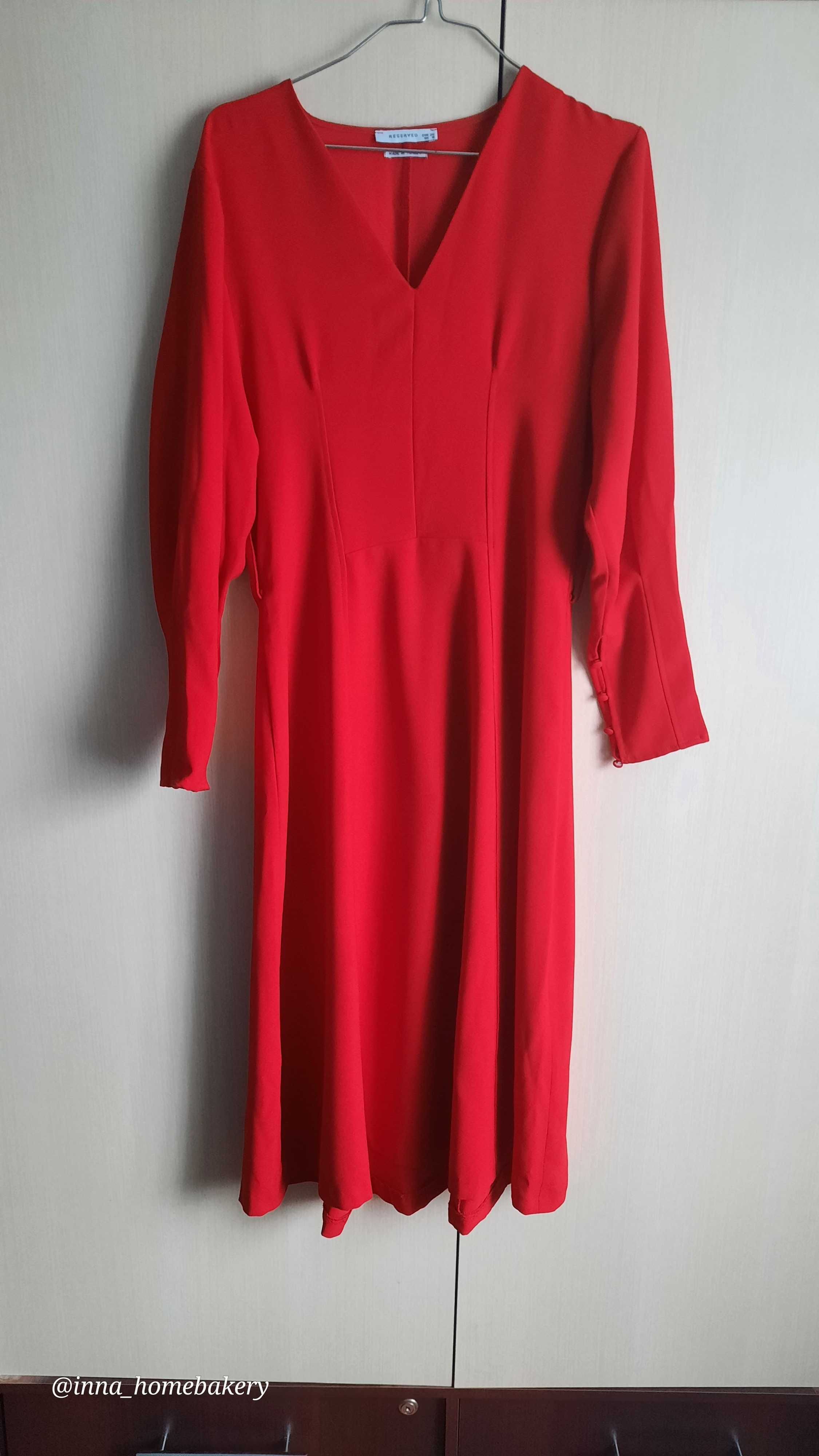 сукня жіноча червона